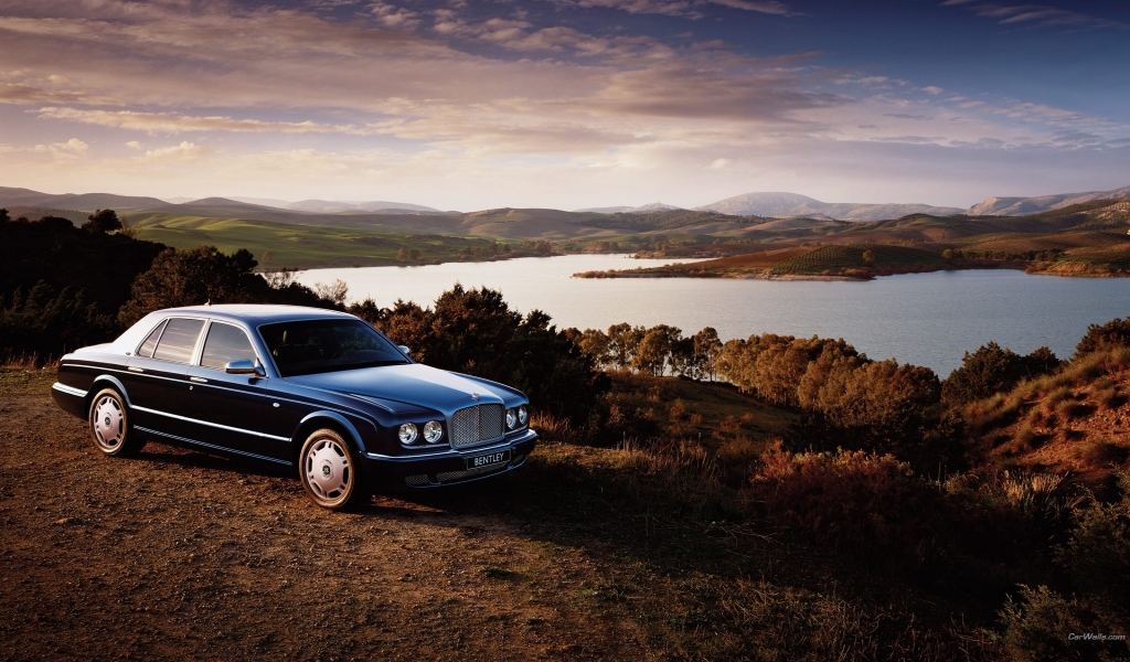 Old Amazing Bentley for 1024 x 600 widescreen resolution