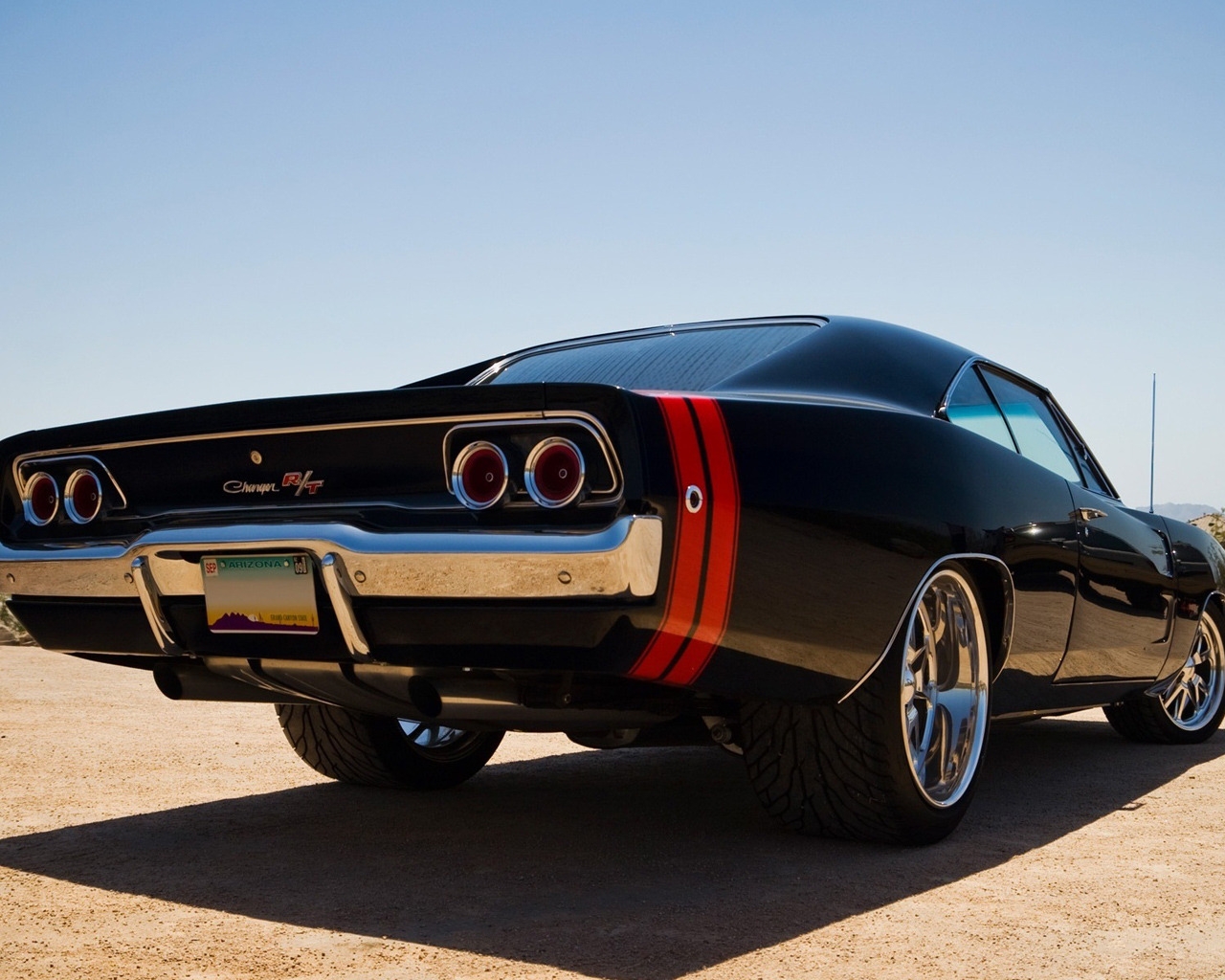 Old Dodge Challenger R T for 1280 x 1024 resolution