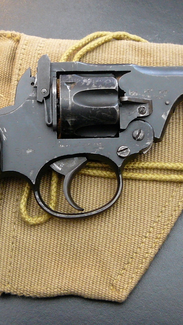 Old Pistol for 640 x 1136 iPhone 5 resolution