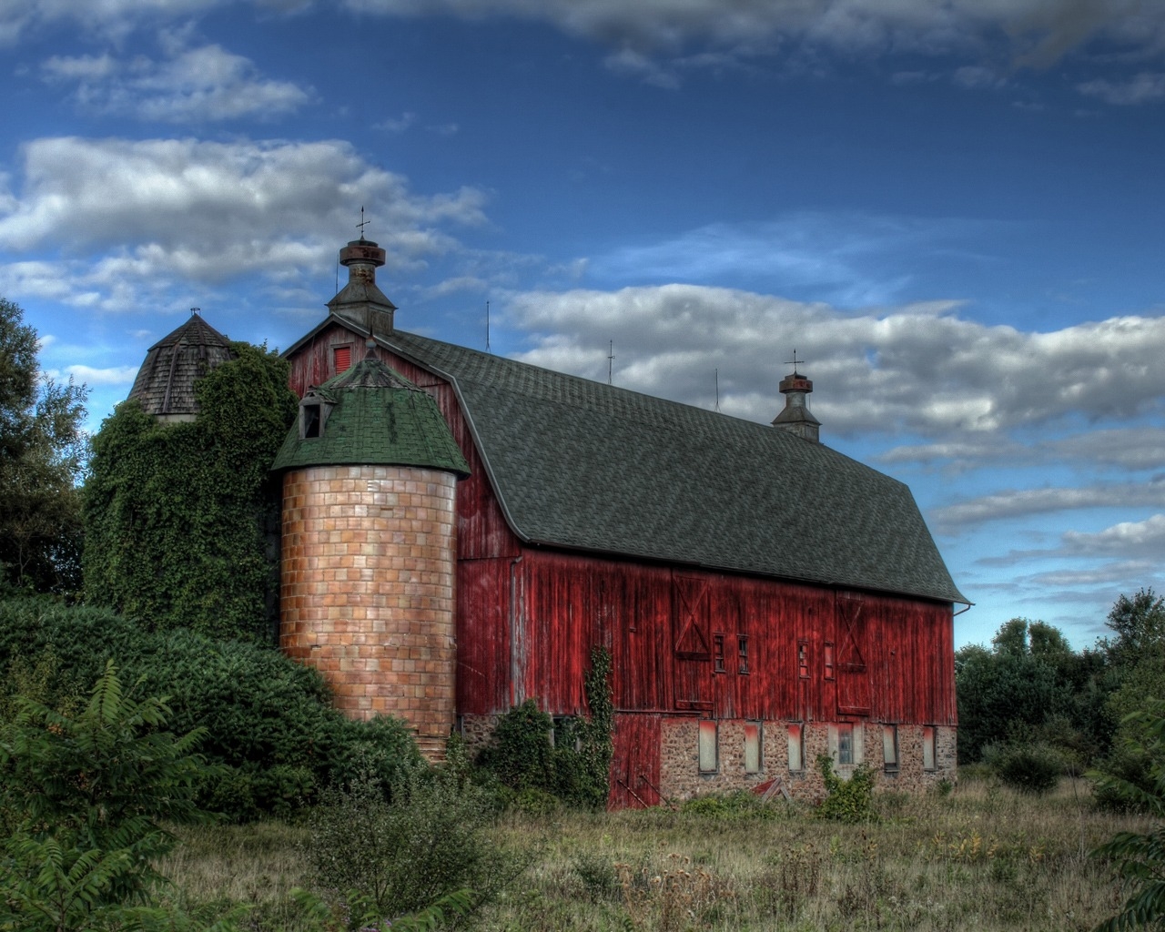 Old Red Barn for 1280 x 1024 resolution