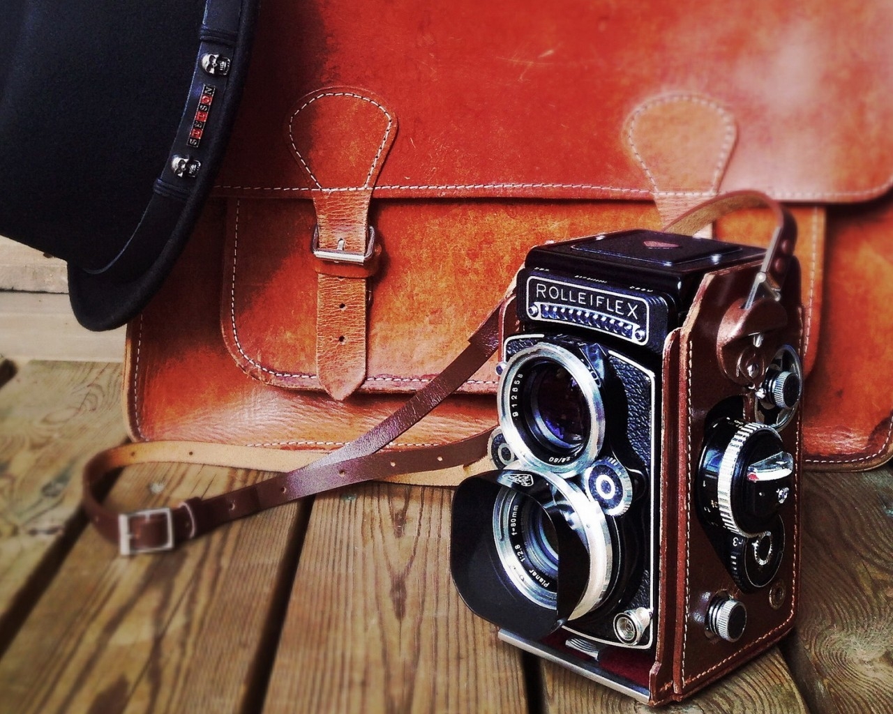 Old Rolleiflex Camera for 1280 x 1024 resolution