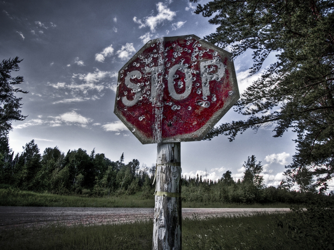 Old stop sign for 1152 x 864 resolution