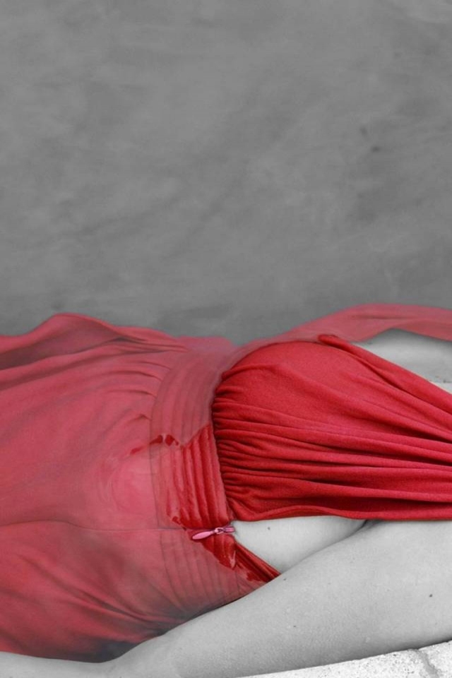 Olivia Wilde Black and Red for 640 x 960 iPhone 4 resolution