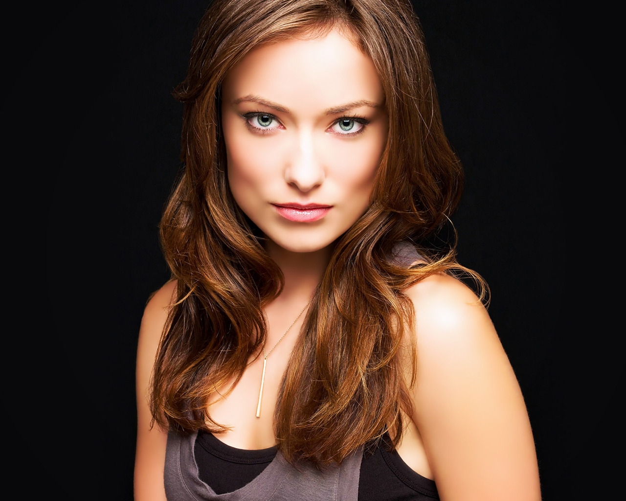 Olivia Wilde Look for 1280 x 1024 resolution