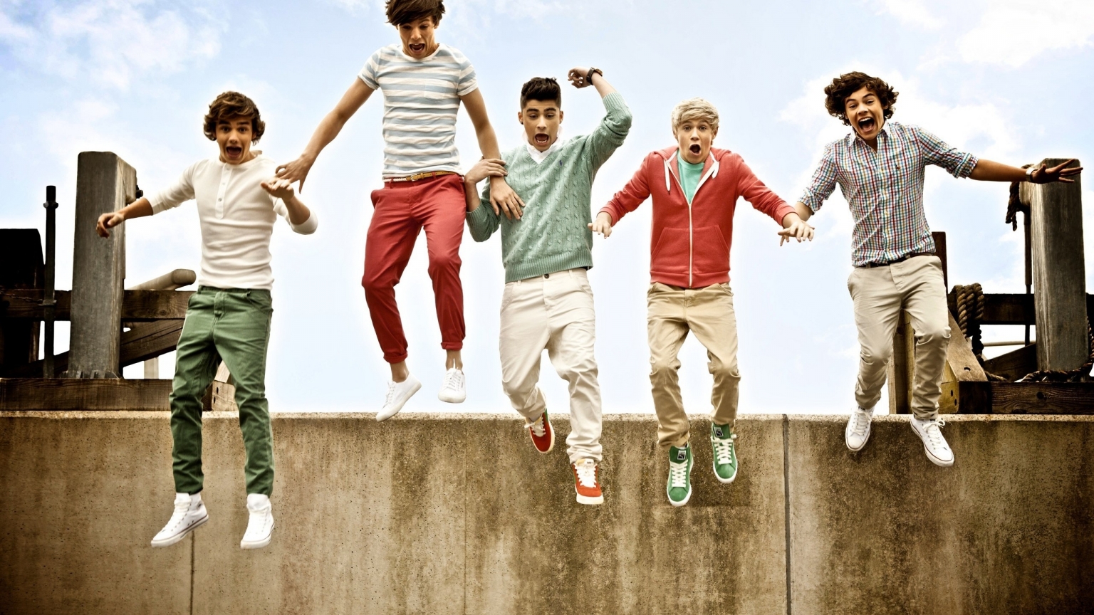 One Direction Jumping for 1536 x 864 HDTV resolution