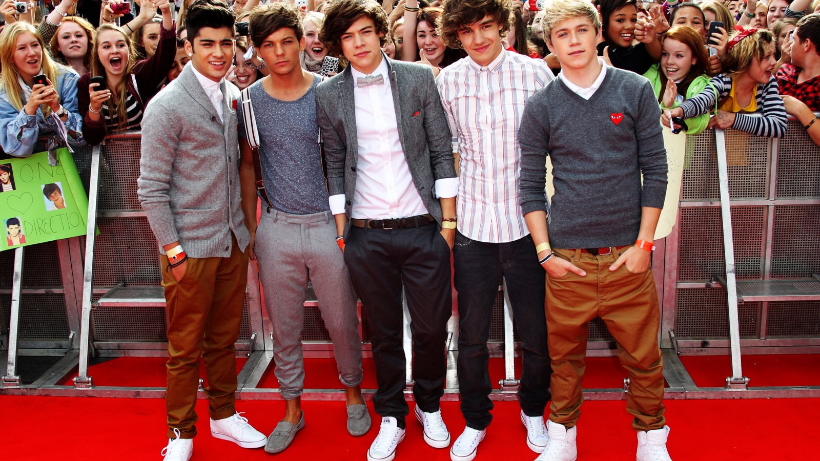 One Direction Red Carpet for 1600 x 900 HDTV resolution