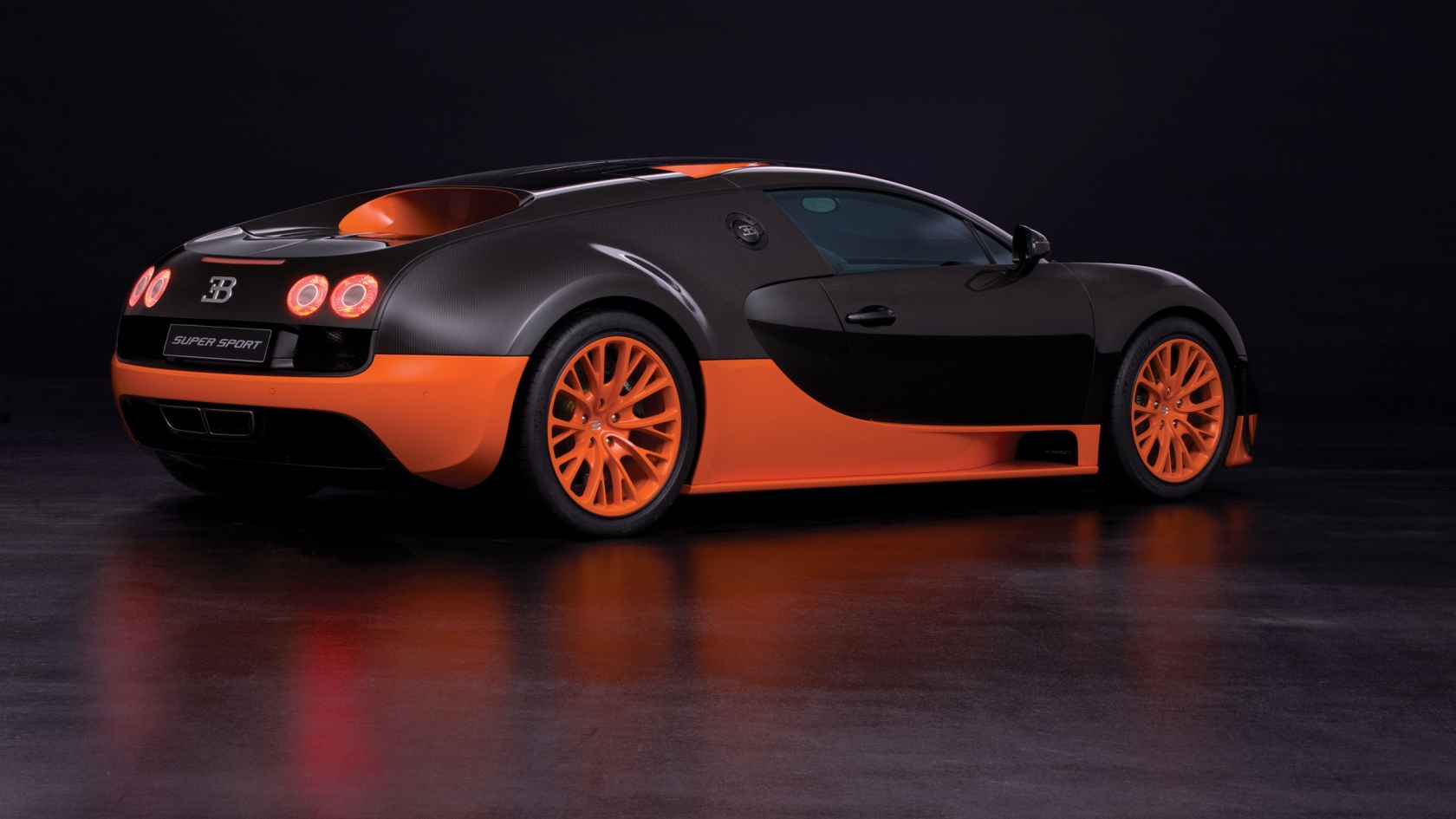 Orange Bugatti Veyron Super Sport for 1680 x 945 HDTV resolution