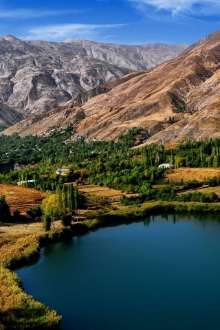Ovan Lake Iran for 320 x 480 iPhone resolution