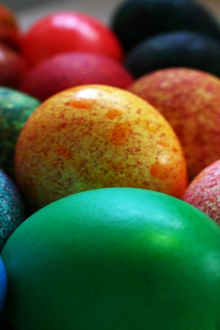 Painted Easter Eggs Close Up for 320 x 480 iPhone resolution