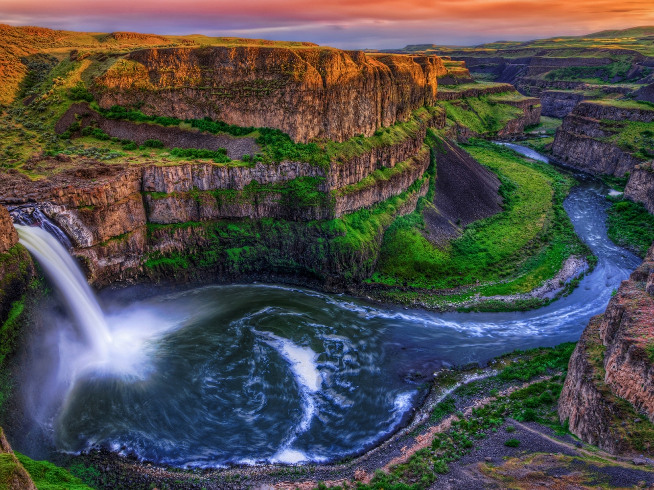 Palouse Falls for 1280 x 960 resolution