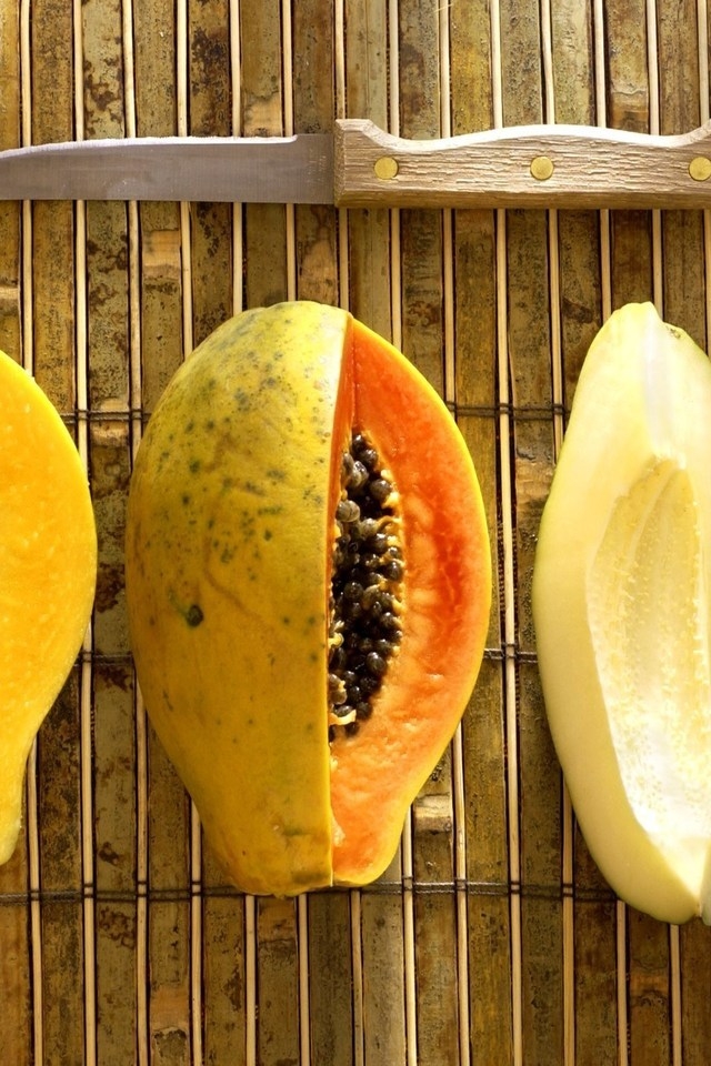 Papaya Fruit for 640 x 960 iPhone 4 resolution