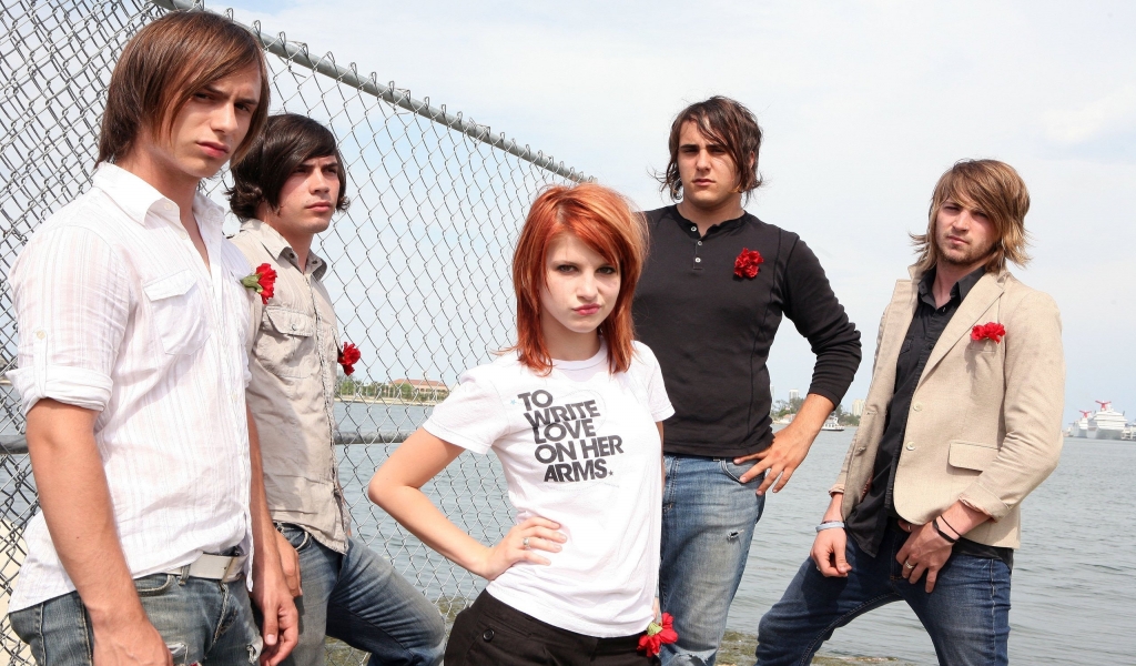 Paramore and Hayley Williams for 1024 x 600 widescreen resolution