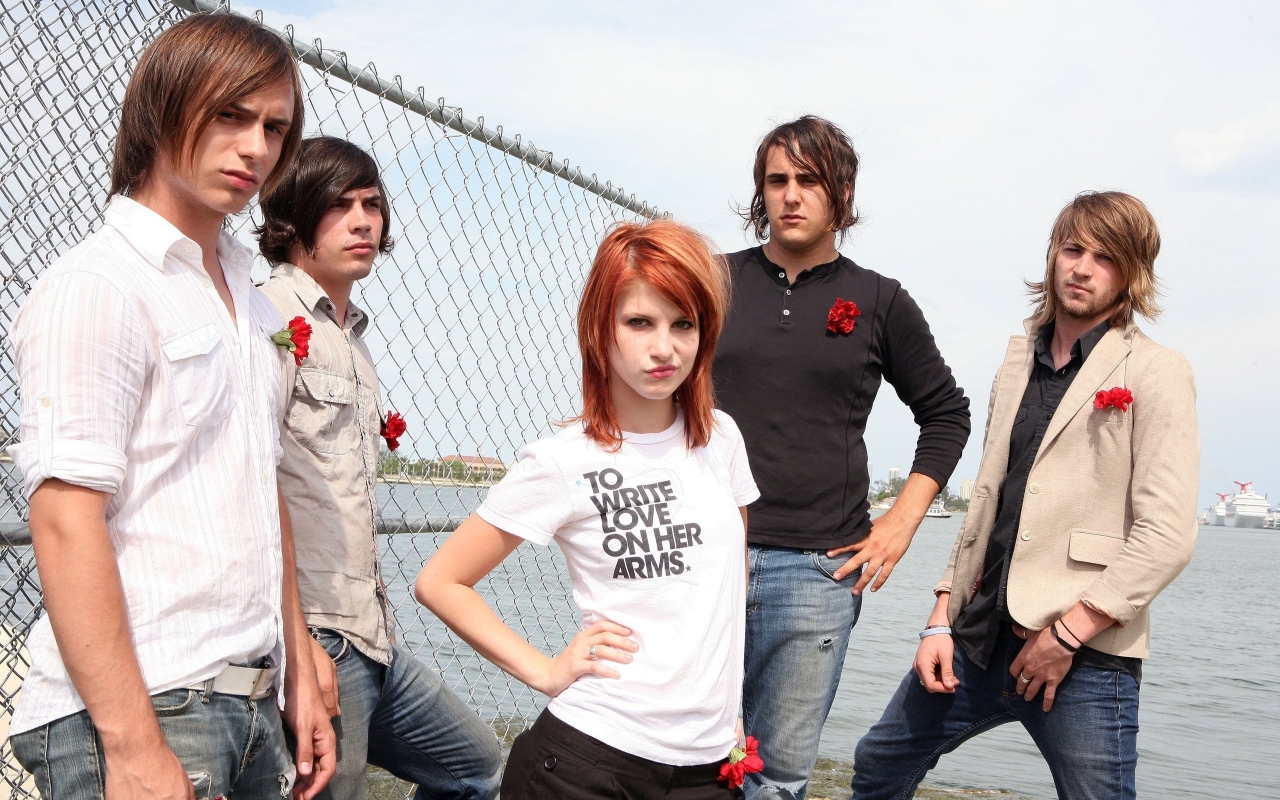 Paramore and Hayley Williams for 1280 x 800 widescreen resolution