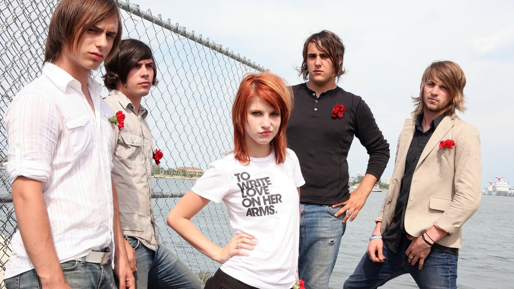Paramore and Hayley Williams for 1680 x 945 HDTV resolution