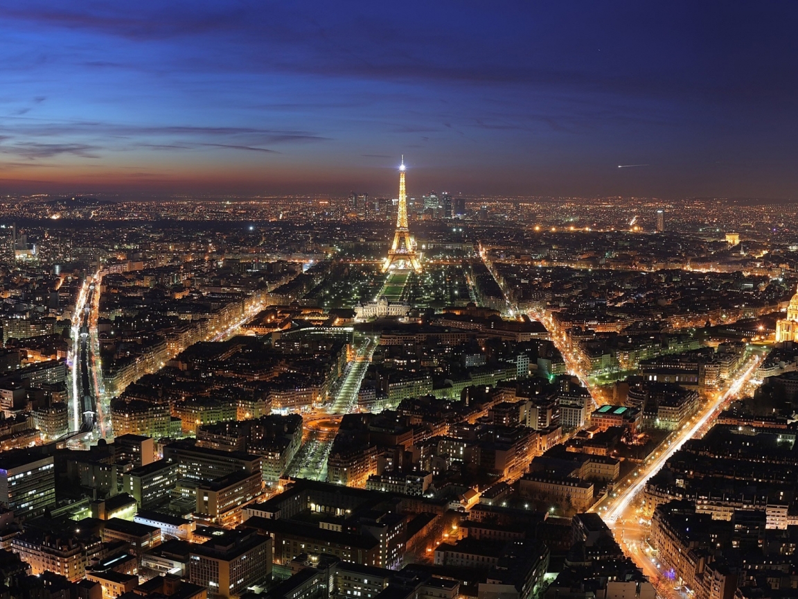 Paris seen at night for 1152 x 864 resolution