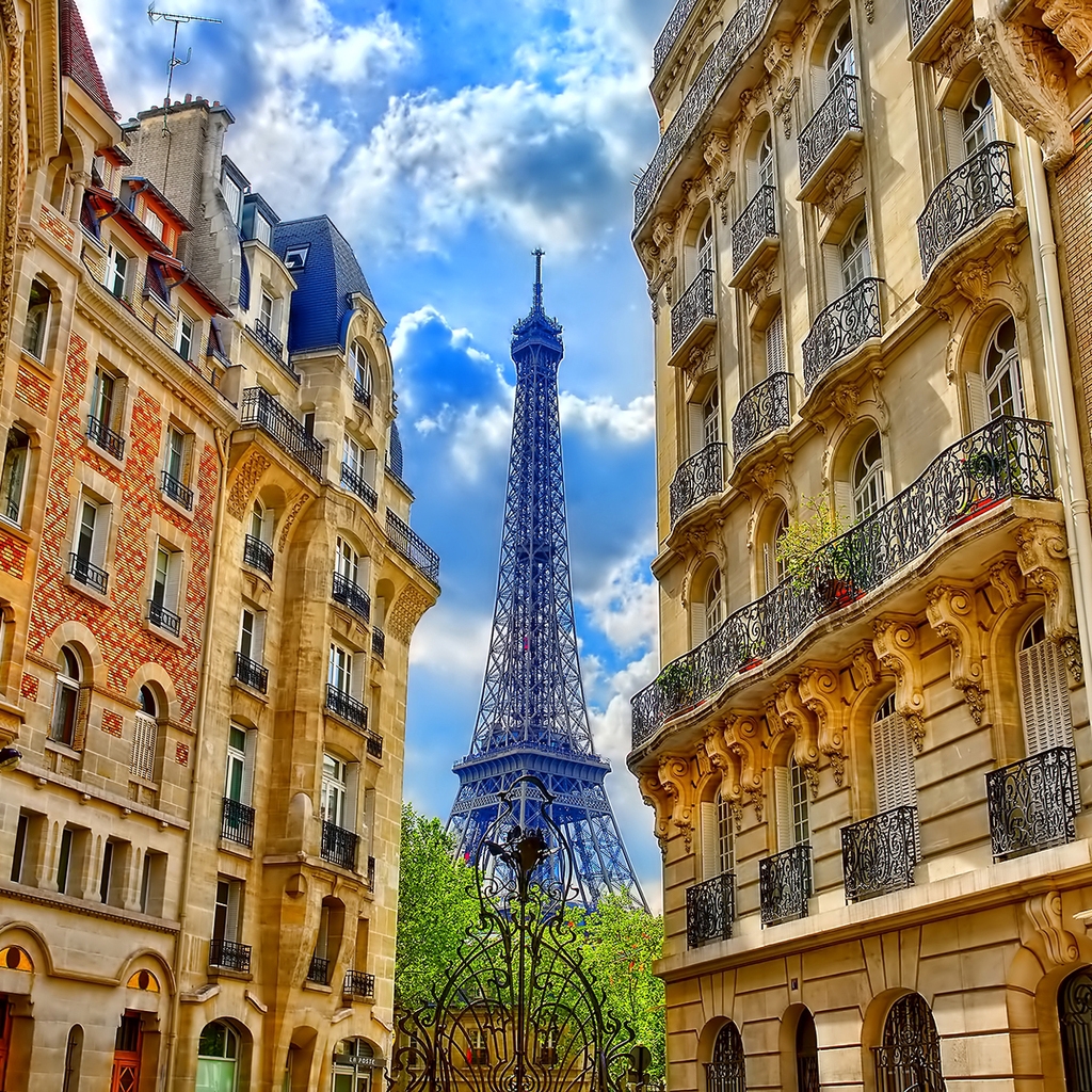 Paris Street Corner View for 1024 x 1024 iPad resolution