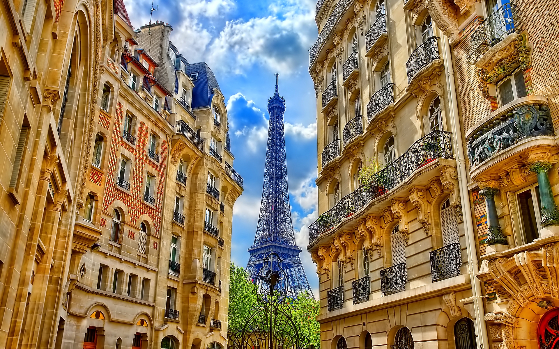 Paris Street Corner View for 1920 x 1200 widescreen resolution