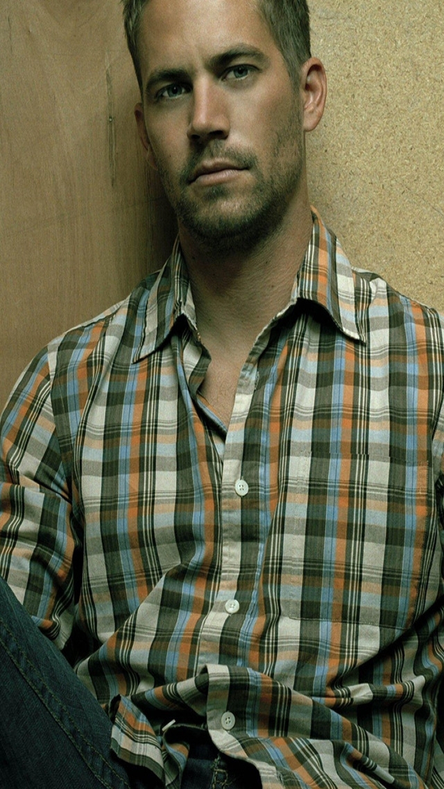 Paul Walker Relax for 640 x 1136 iPhone 5 resolution