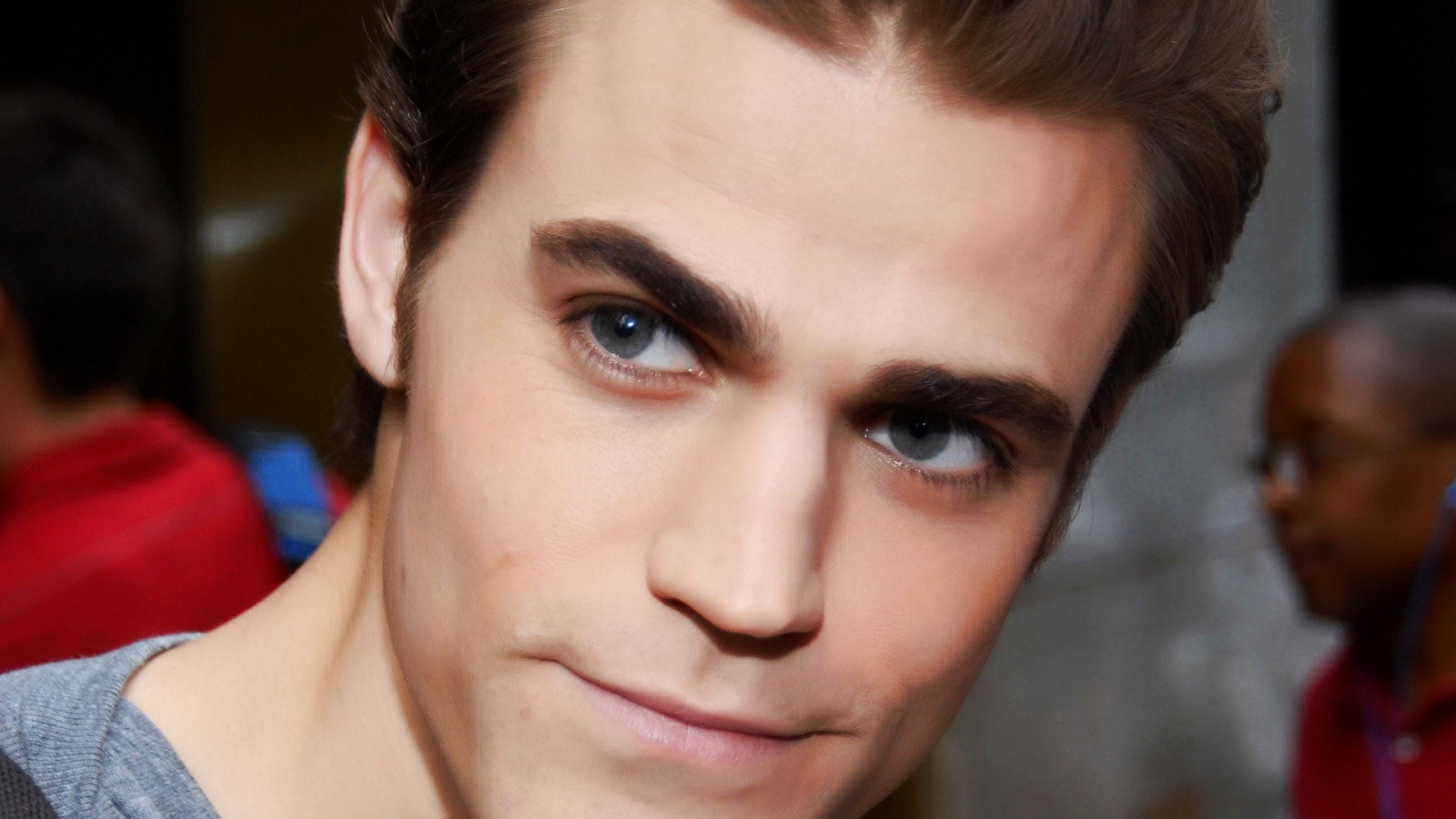 Paul Wesley Close Up for 1600 x 900 HDTV resolution