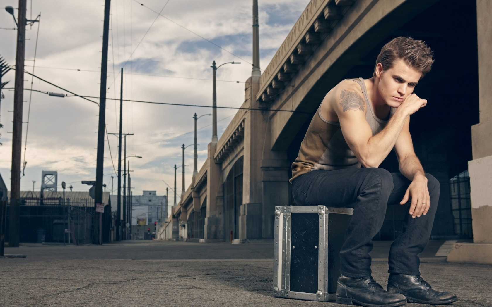 Paul Wesley Photo Shoot for 1680 x 1050 widescreen resolution