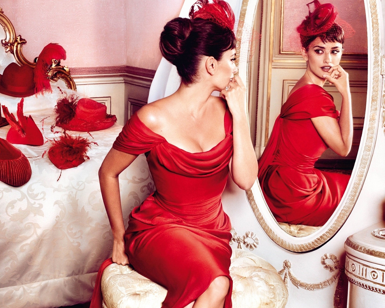Penelope Cruz Red Outfit for 1280 x 1024 resolution