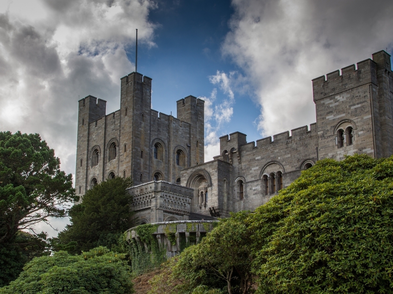 Penrhyn Castle for 1280 x 960 resolution