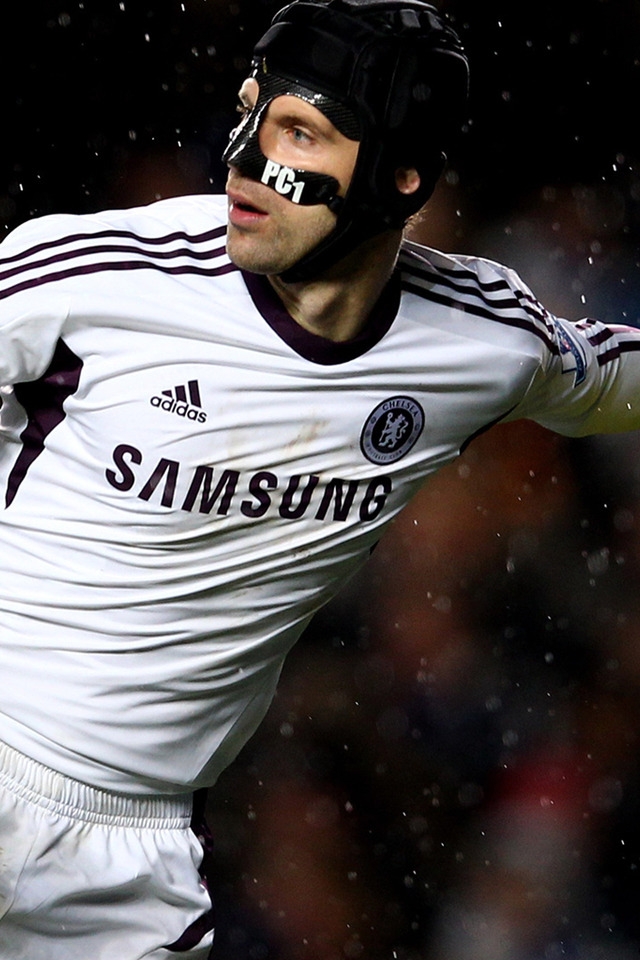 Petr Cech for 640 x 960 iPhone 4 resolution