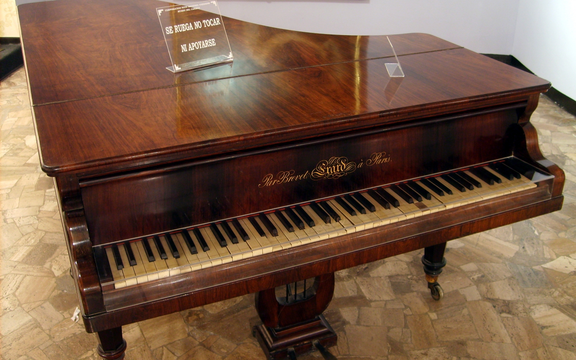 Piano Andres Bello for 1920 x 1200 widescreen resolution