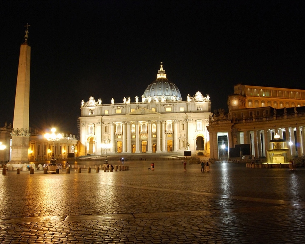 Piazza San Pietro during the Night for 1280 x 1024 resolution