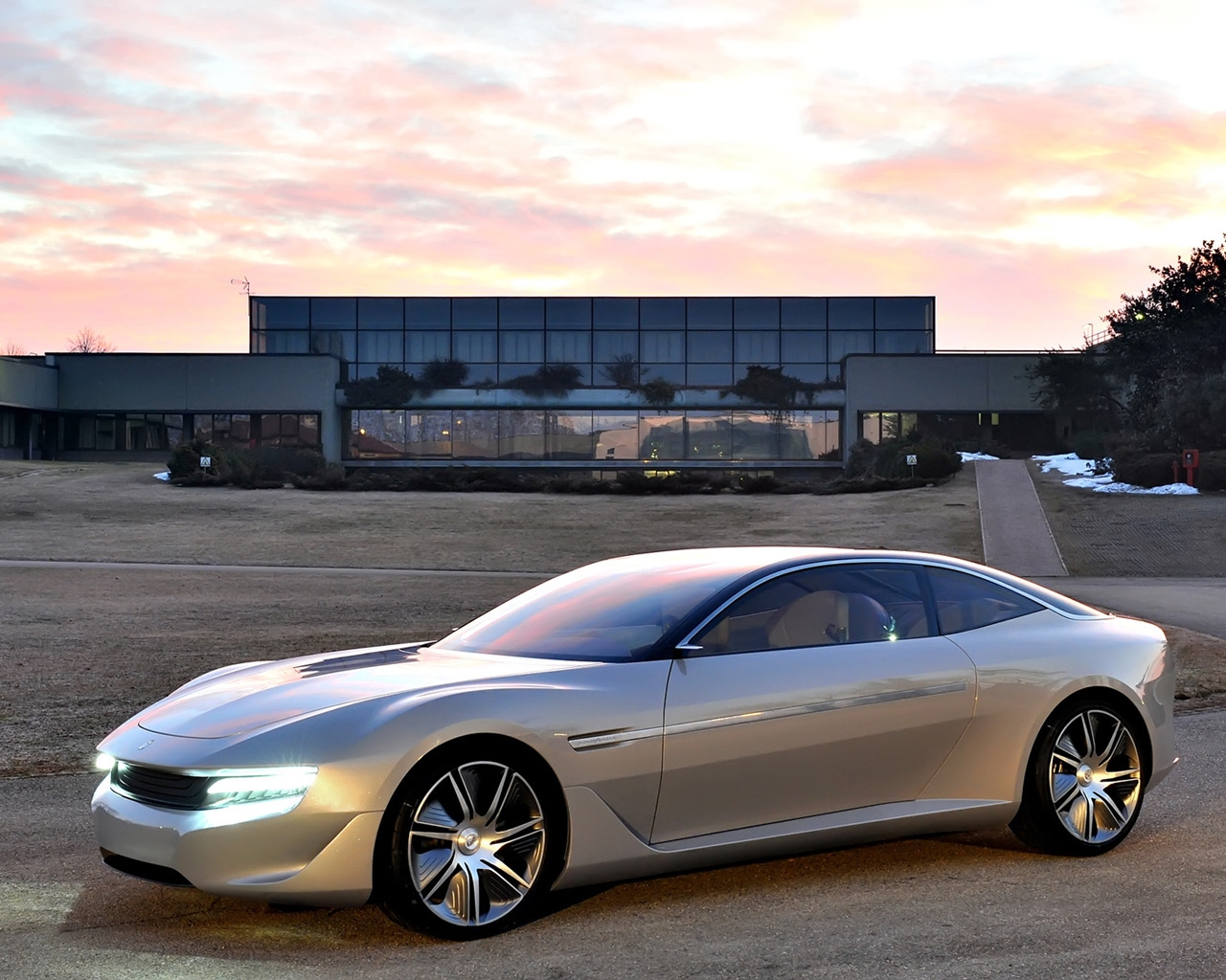 Pininfarina Cambiano for 1280 x 1024 resolution