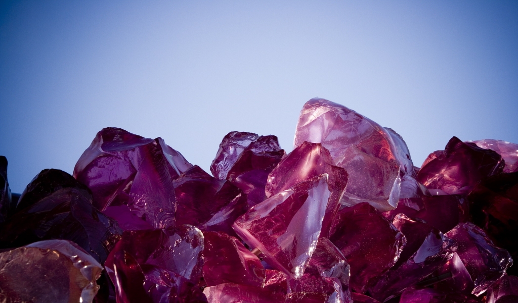 Pink Crystal for 1024 x 600 widescreen resolution