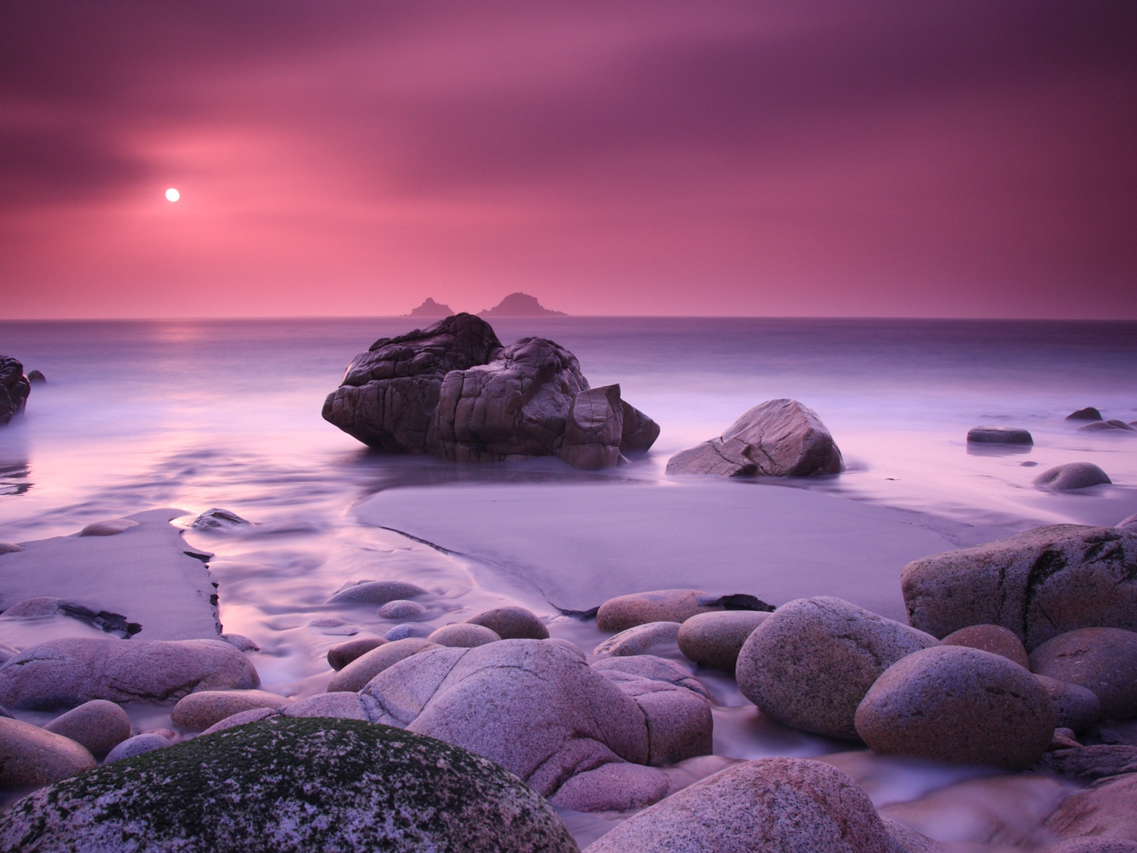 Pink Haze and Stones for 1600 x 1200 resolution
