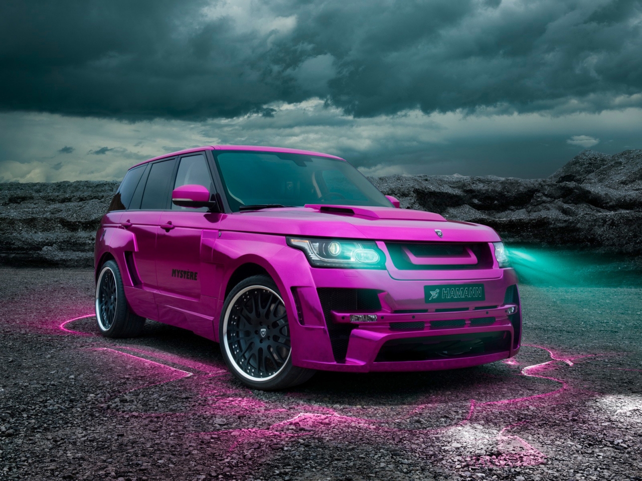 Pink Range Rover Vogue 2013 for 1280 x 960 resolution