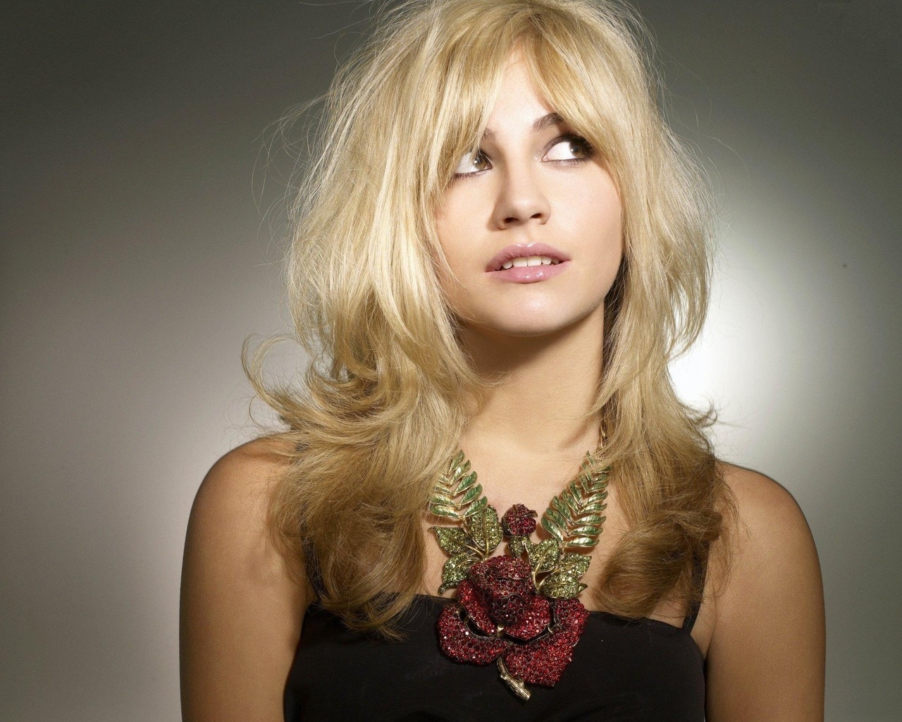 Pixie Lott Cool for 1280 x 1024 resolution