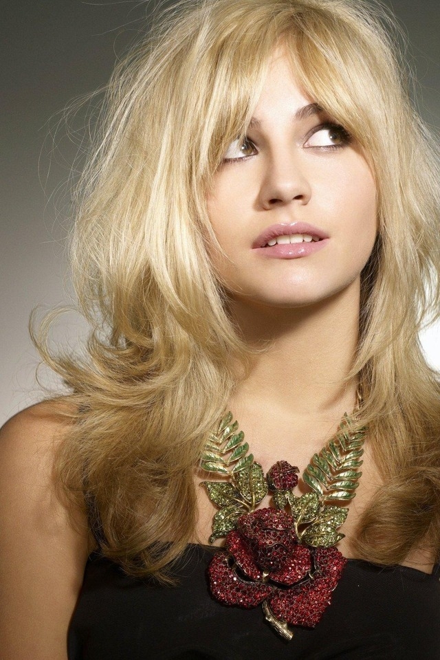Pixie Lott Cool for 640 x 960 iPhone 4 resolution