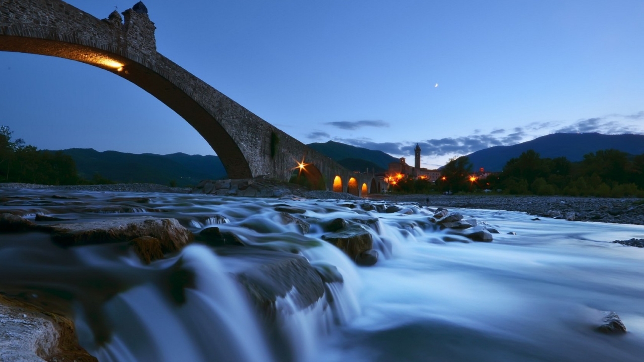 Ponte del Diavolo Night View for 1280 x 720 HDTV 720p resolution