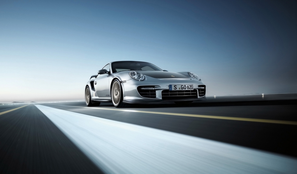 Porsche 911 GT2 RS 2011 Front for 1024 x 600 widescreen resolution