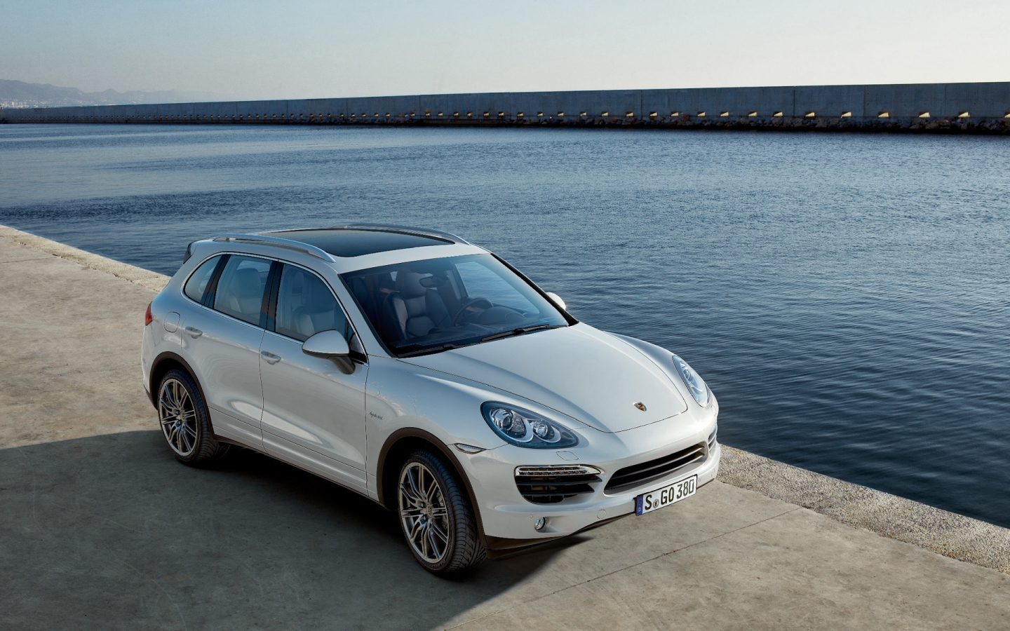 Porsche Cayenne S-Hybrid 2011 for 1440 x 900 widescreen resolution