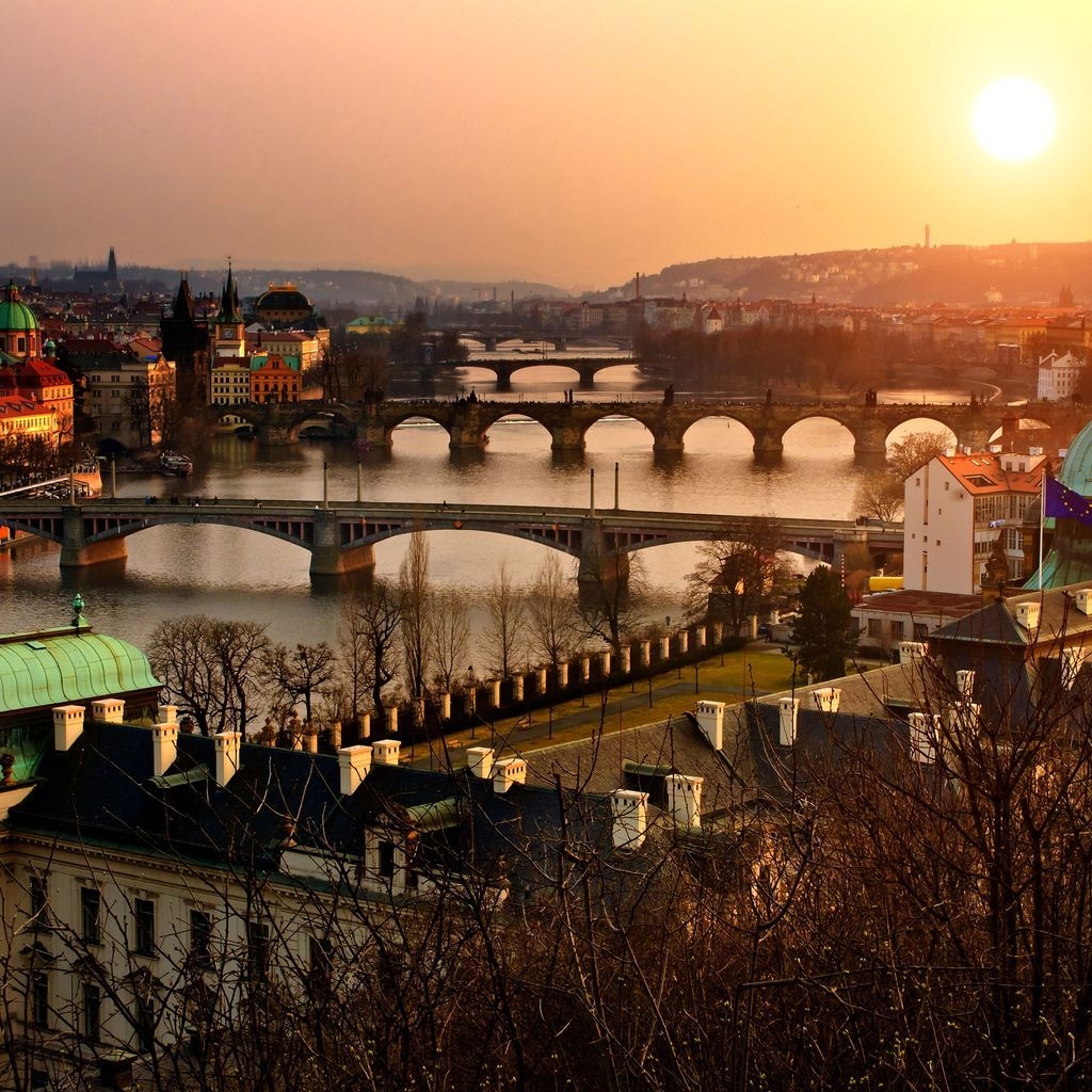 Prague for 1024 x 1024 iPad resolution