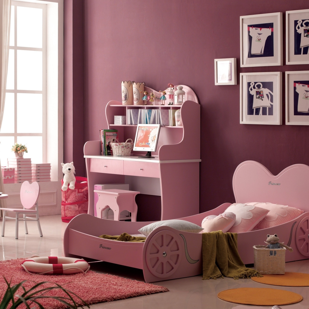 Princess Furniture for 1024 x 1024 iPad resolution