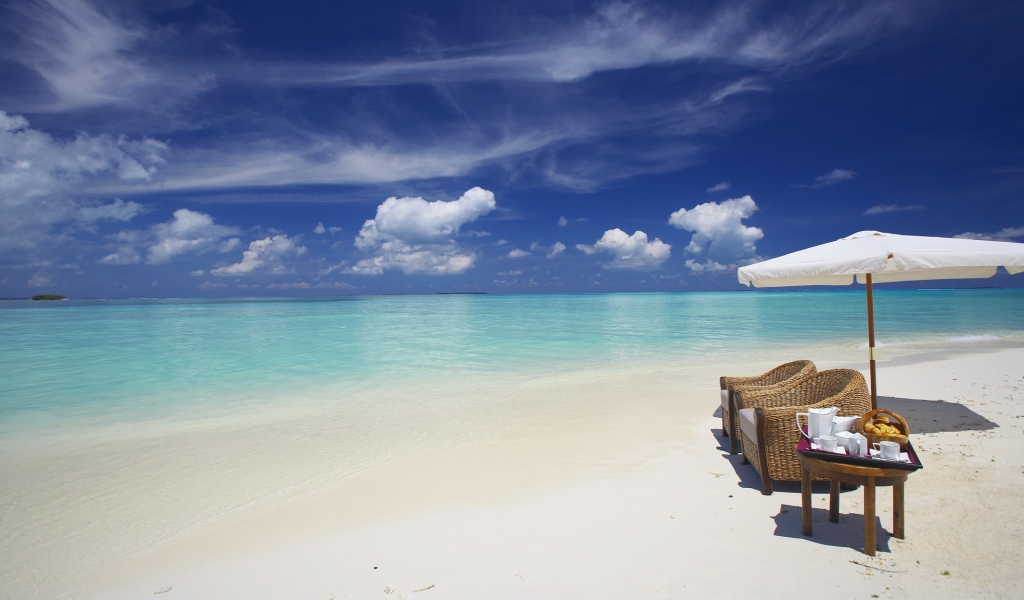 Private Beach Maldives for 1024 x 600 widescreen resolution