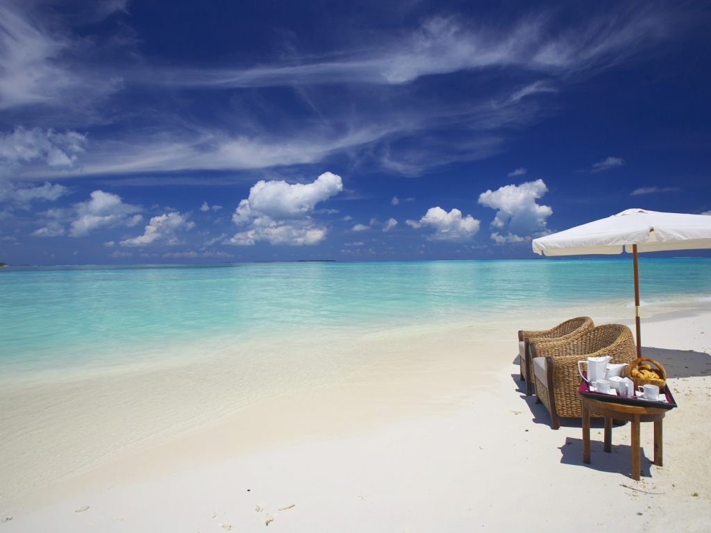 Private Beach Maldives for 1024 x 768 resolution