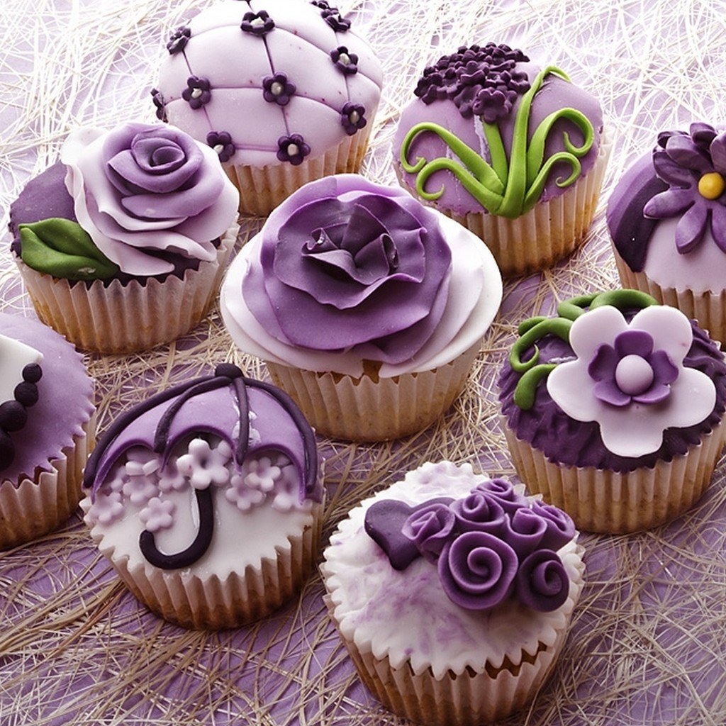 Purple Cupcakes for 1024 x 1024 iPad resolution