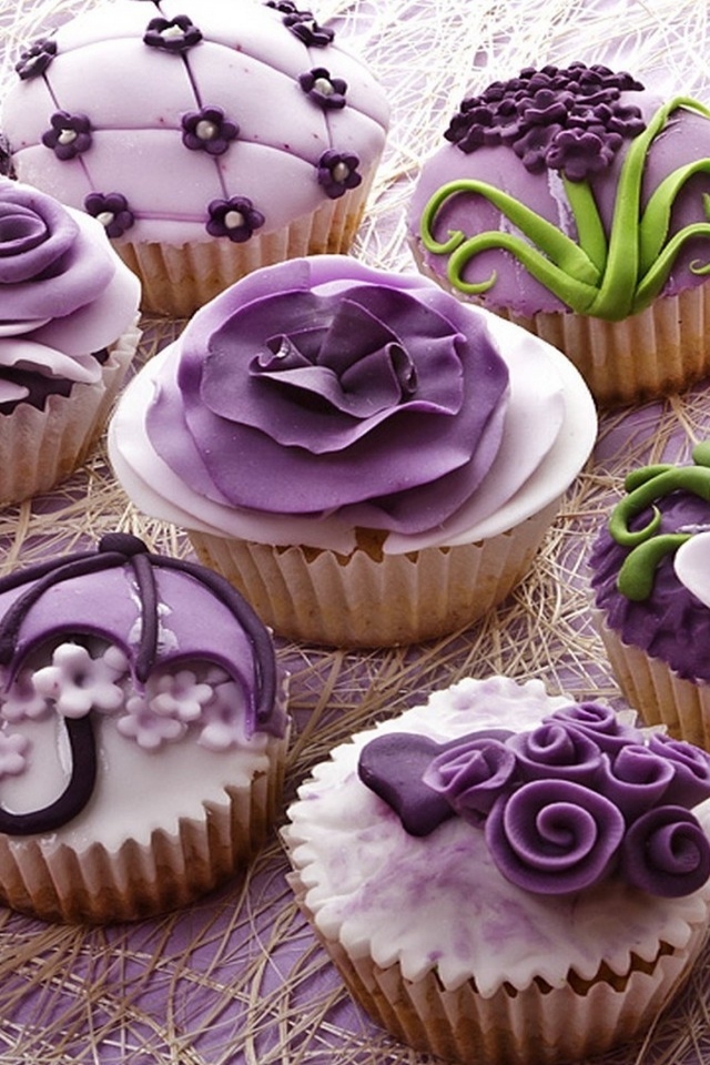 Purple Cupcakes for 640 x 960 iPhone 4 resolution