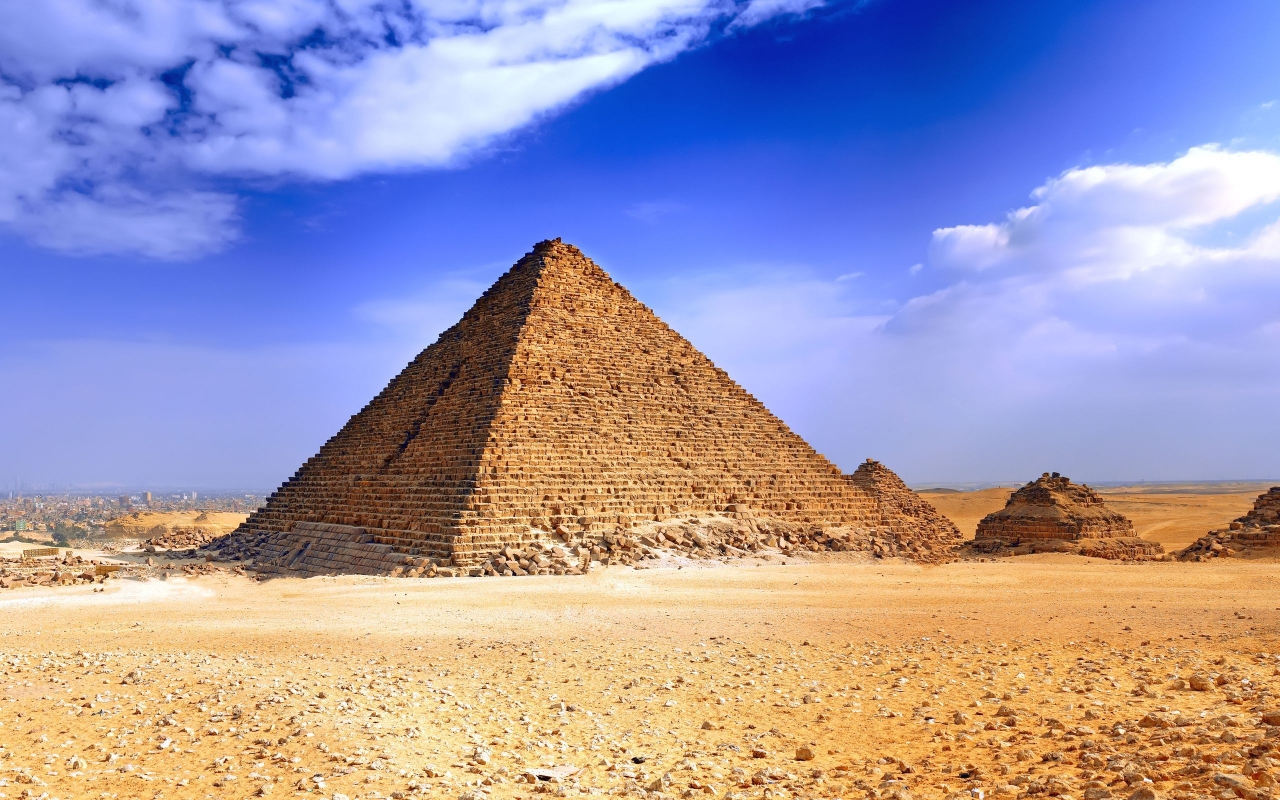 Pyramids for 1280 x 800 widescreen resolution