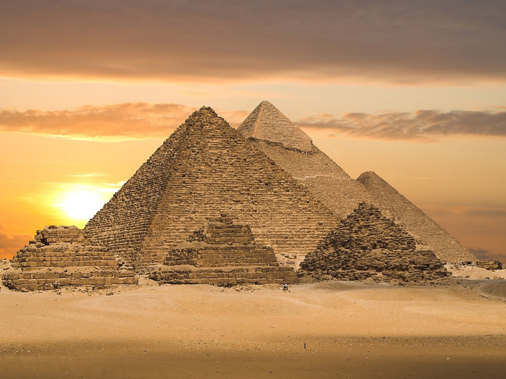 Pyramids of Egypt for 1024 x 768 resolution