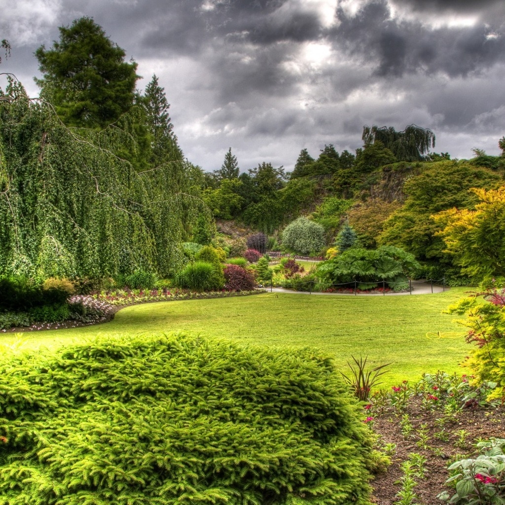 Queen Elizabeth Garden Vancouver for 1024 x 1024 iPad resolution
