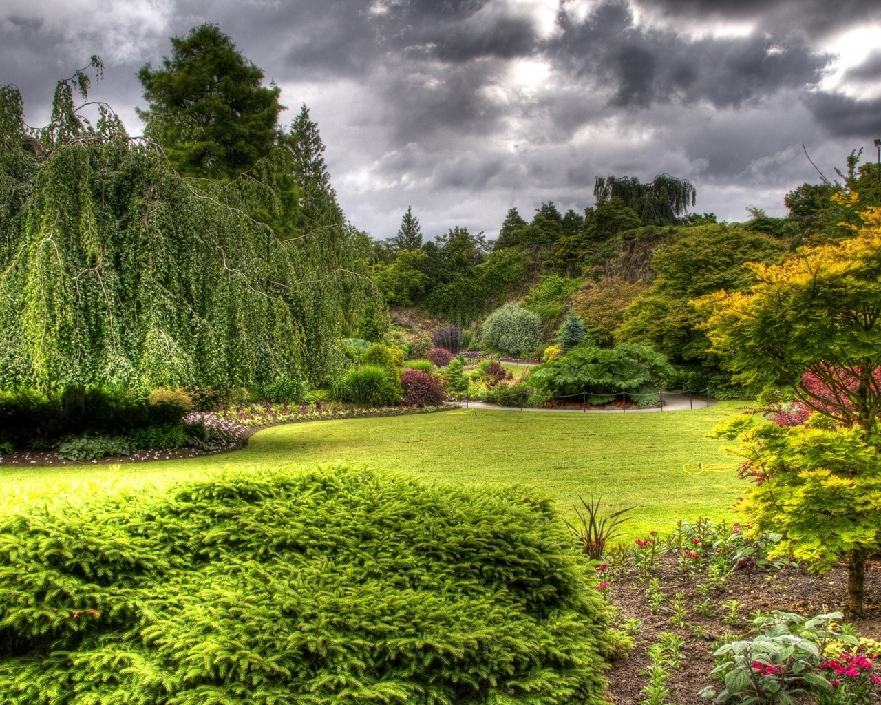 Queen Elizabeth Garden Vancouver for 1280 x 1024 resolution