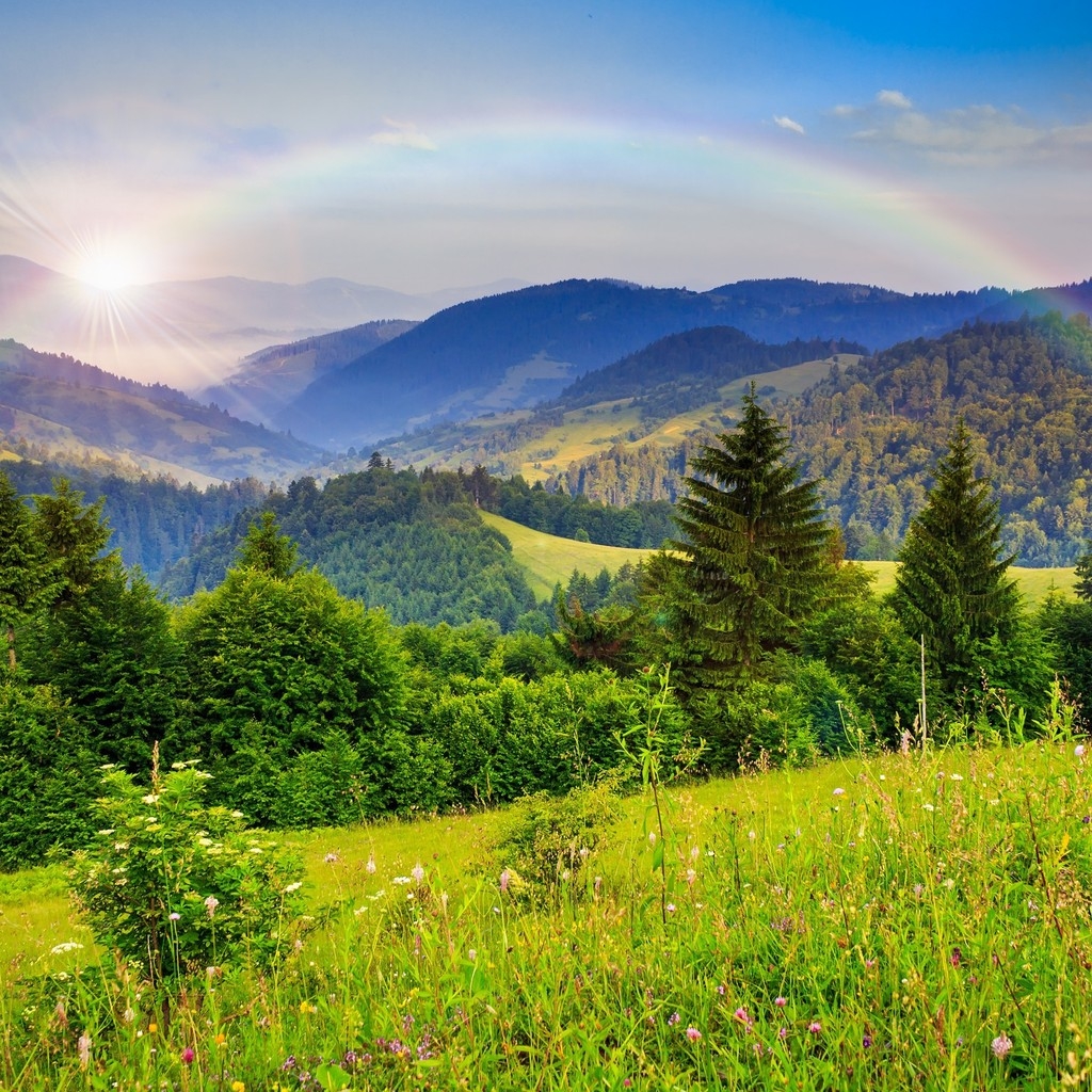 Rainbow Over the Mountains  for 1024 x 1024 iPad resolution