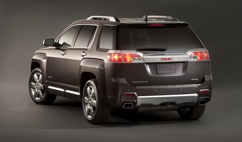 Rear of GMC Terrain Denali for 1024 x 600 widescreen resolution